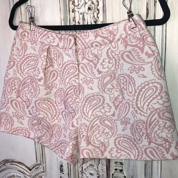 Victoria Beckham for Target Damask Print Pleated Front Dressy Shorts Size 4 - Picture 3 of 8